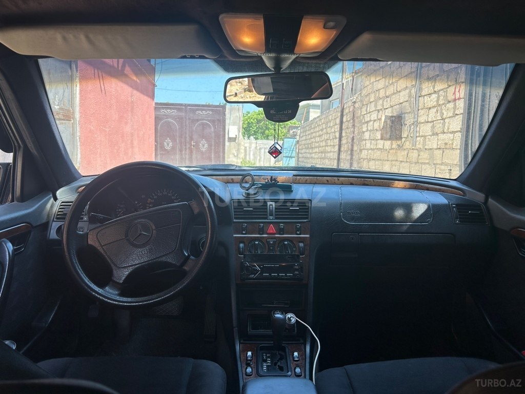 Mercedes C 180
