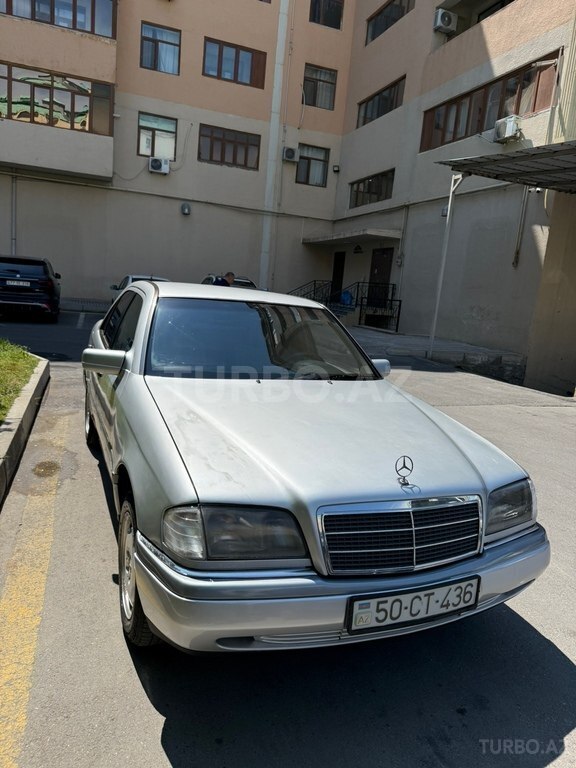 Mercedes C 180