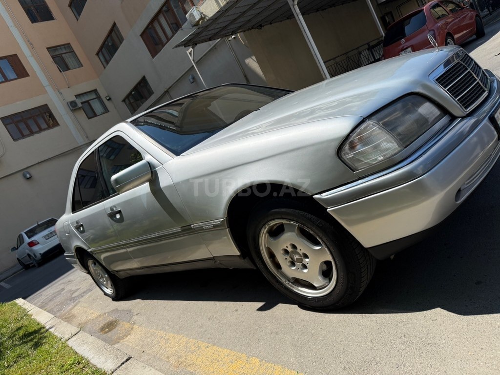 Mercedes C 180