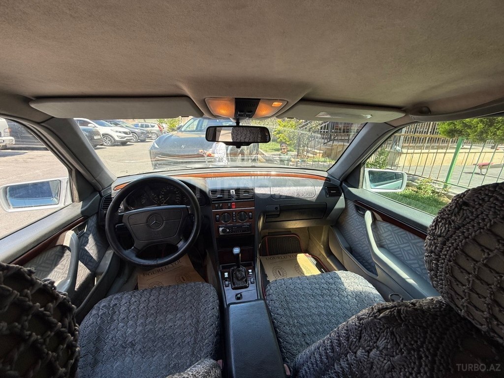 Mercedes C 180