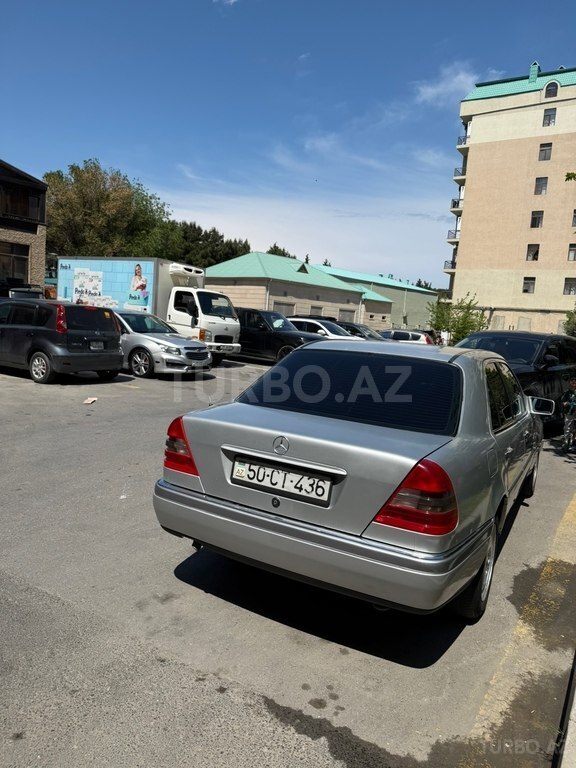 Mercedes C 180