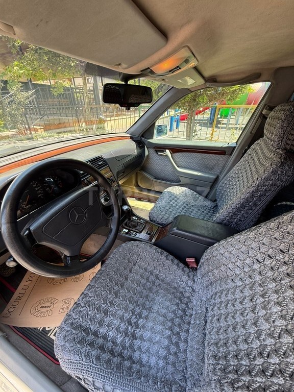 Mercedes C 180