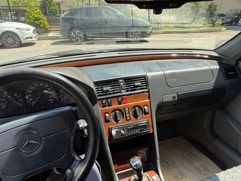 Mercedes C 180