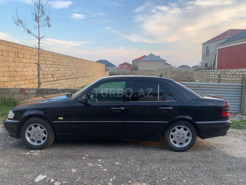 Mercedes C 200