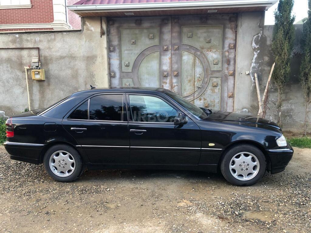 Mercedes C 200