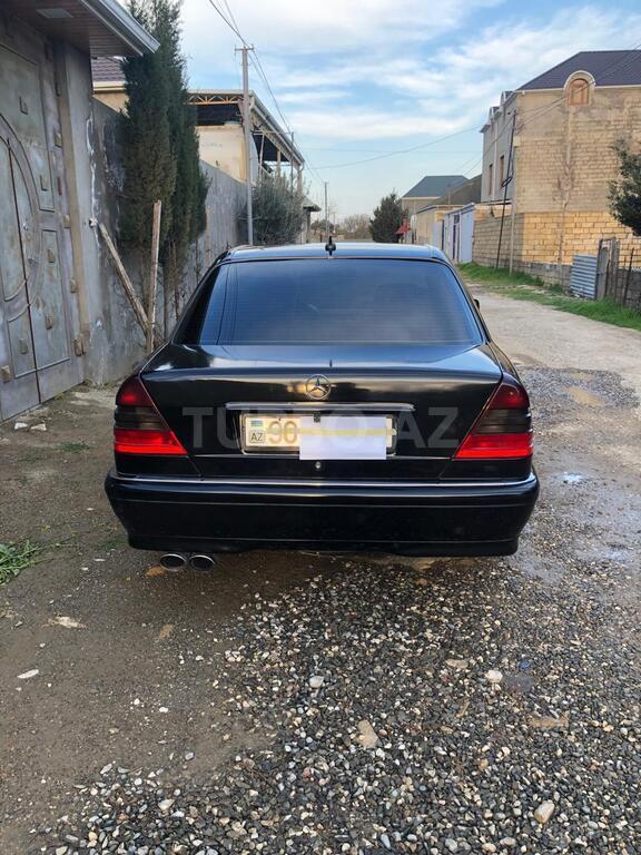 Mercedes C 200