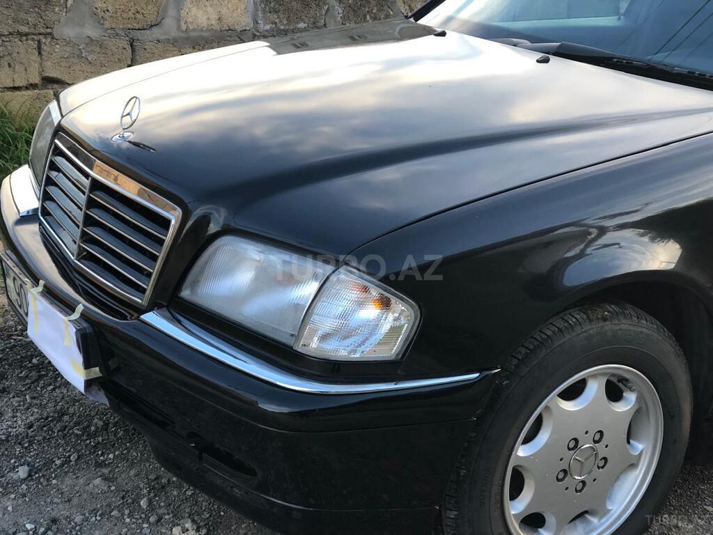 Mercedes C 200