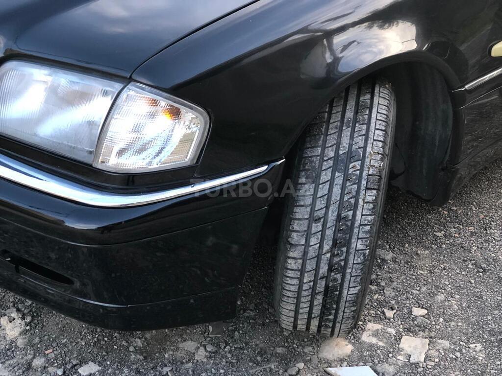 Mercedes C 200