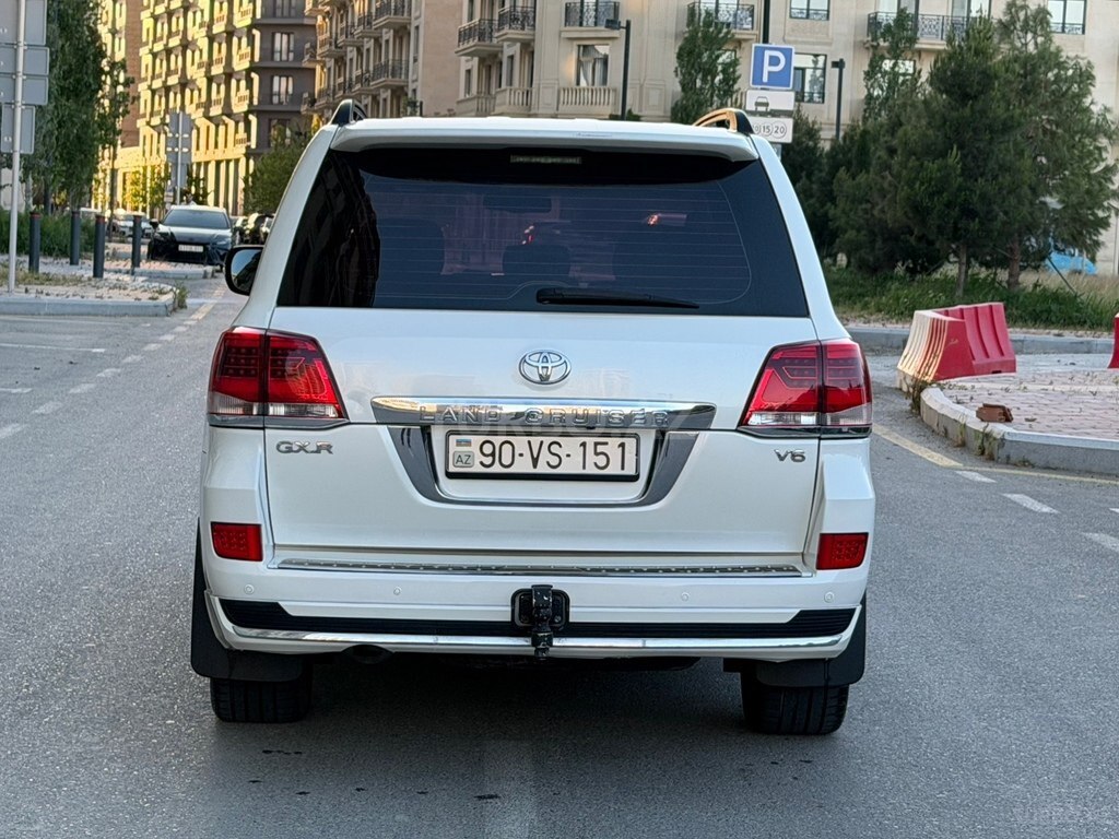Toyota Land Cruiser