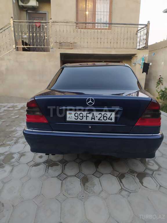 Mercedes C 180
