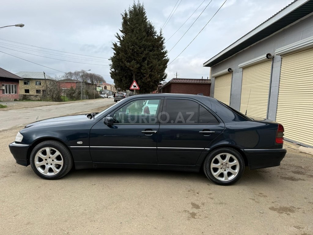 Mercedes C 180