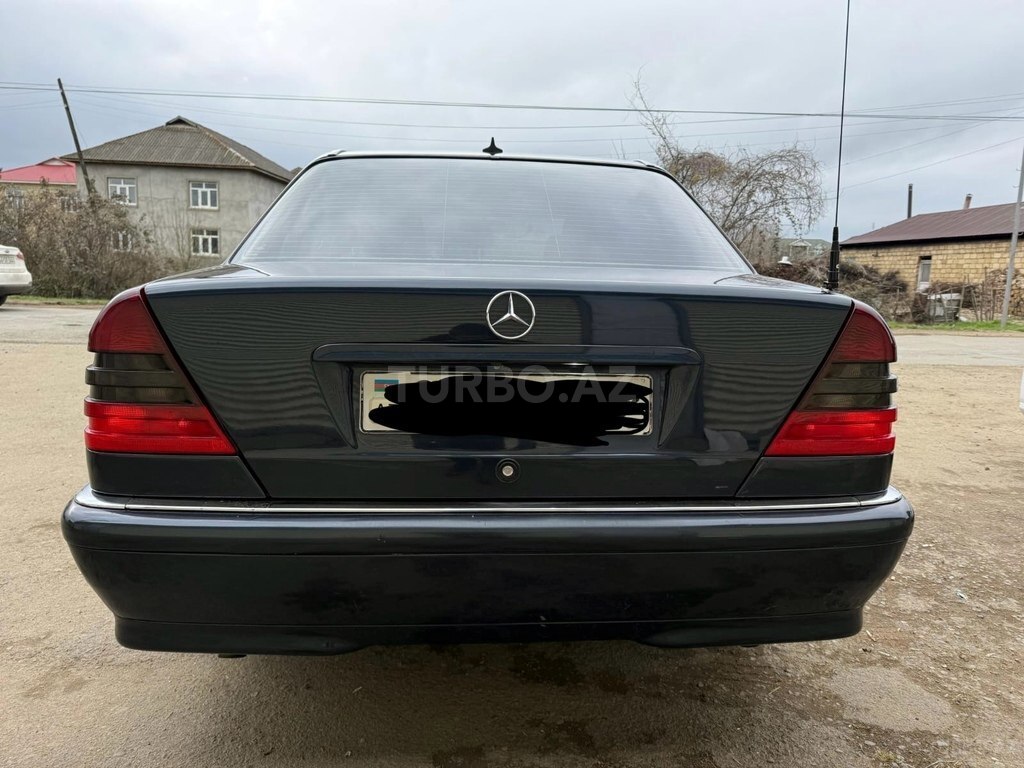 Mercedes C 180