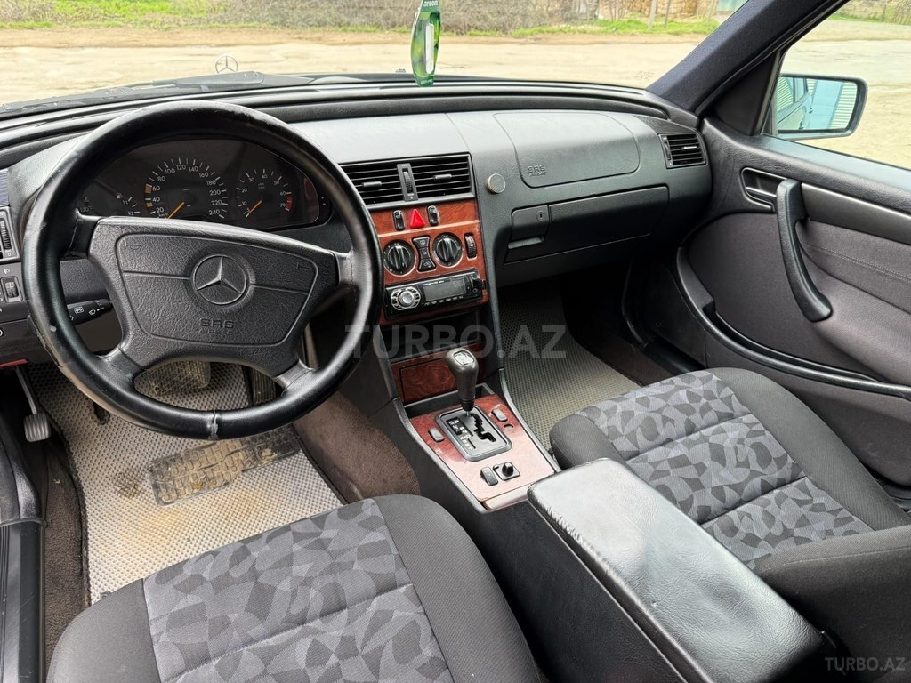 Mercedes C 180