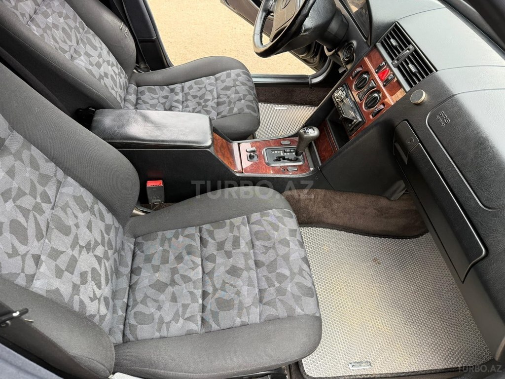 Mercedes C 180