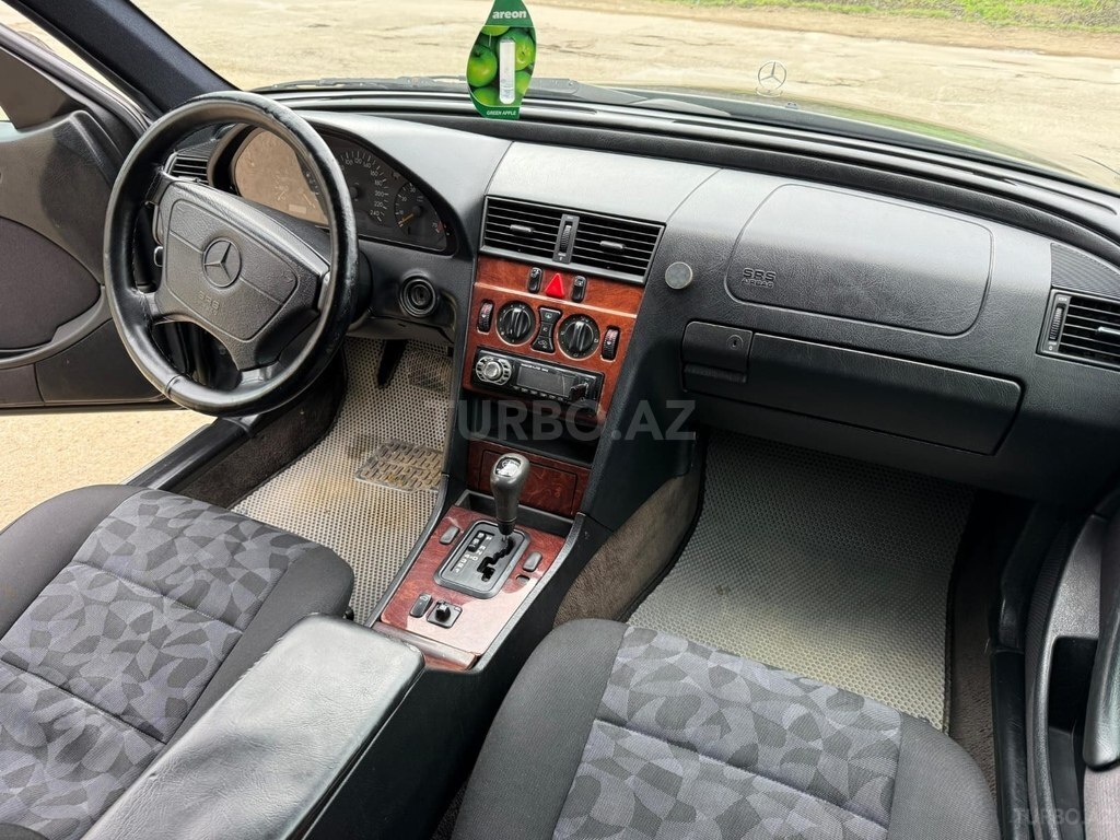 Mercedes C 180