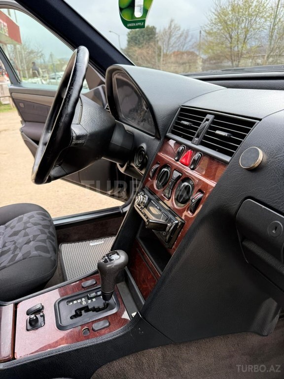 Mercedes C 180