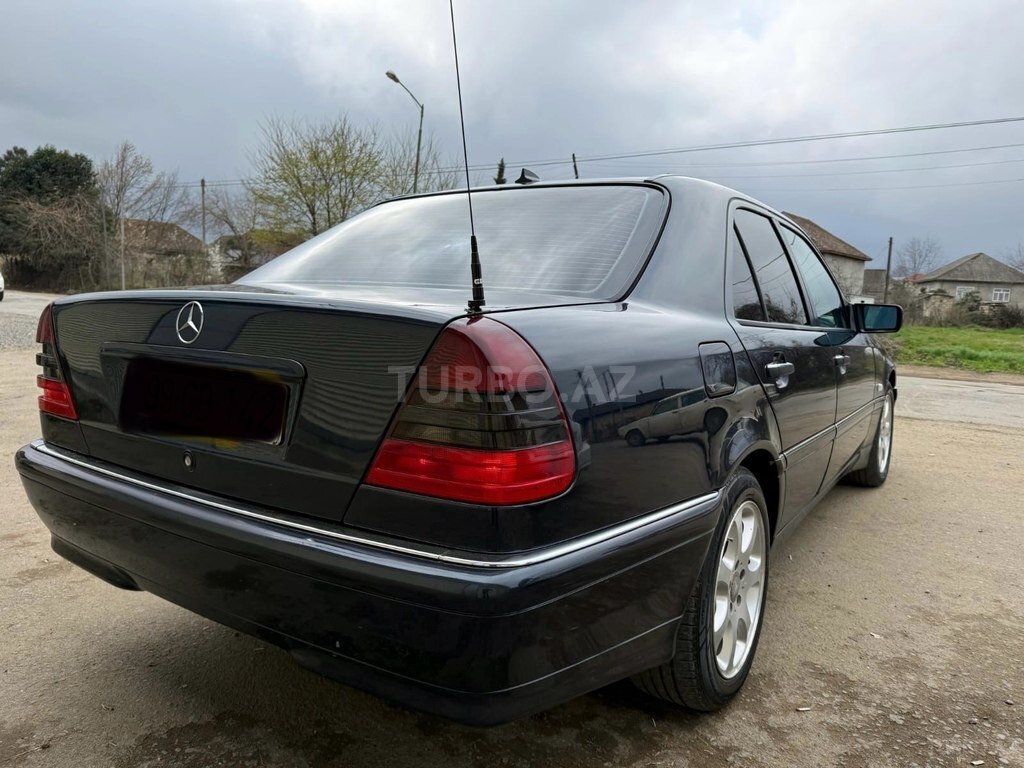 Mercedes C 180