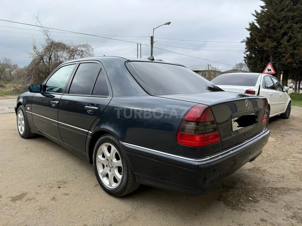 Mercedes C 180