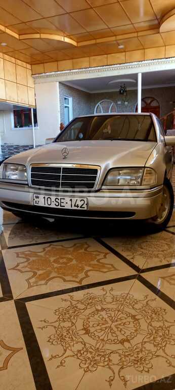 Mercedes C 180