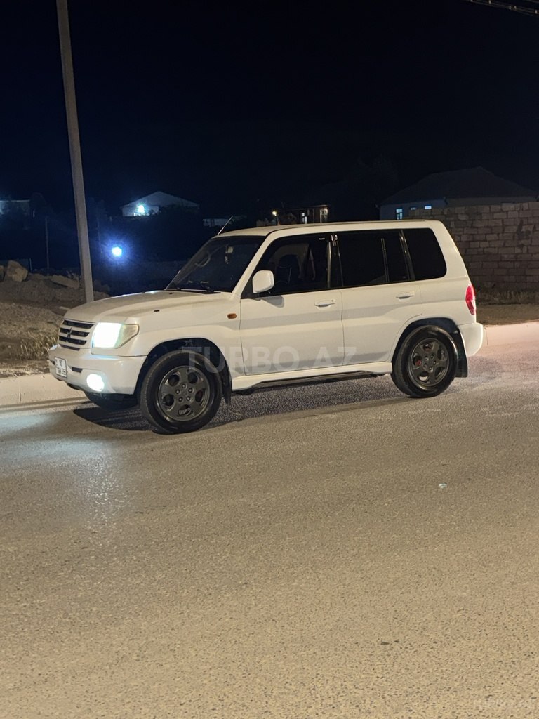 Mitsubishi Pajero io