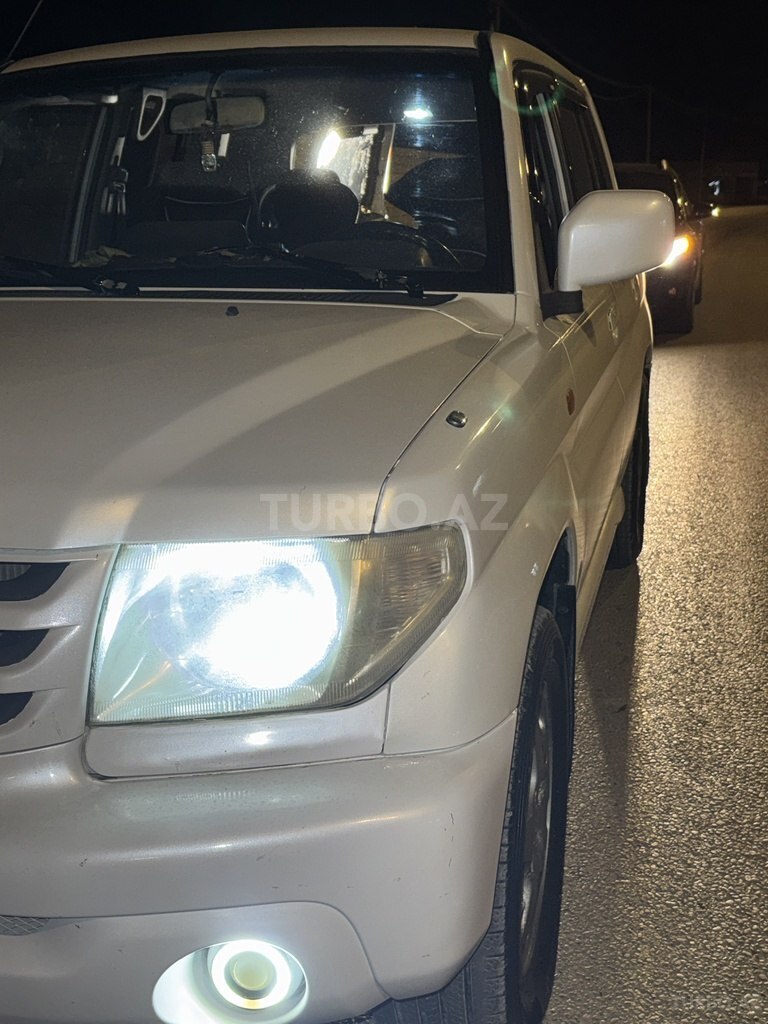 Mitsubishi Pajero io