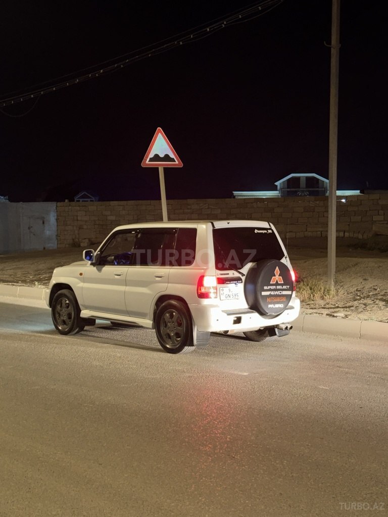 Mitsubishi Pajero io