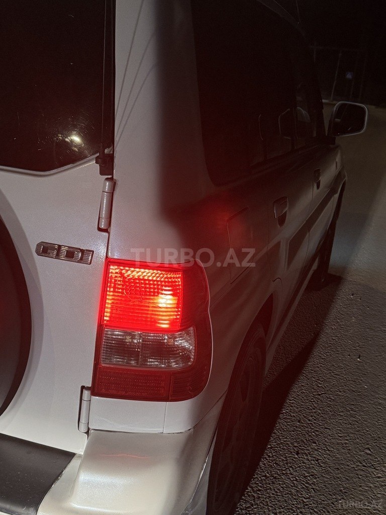 Mitsubishi Pajero io