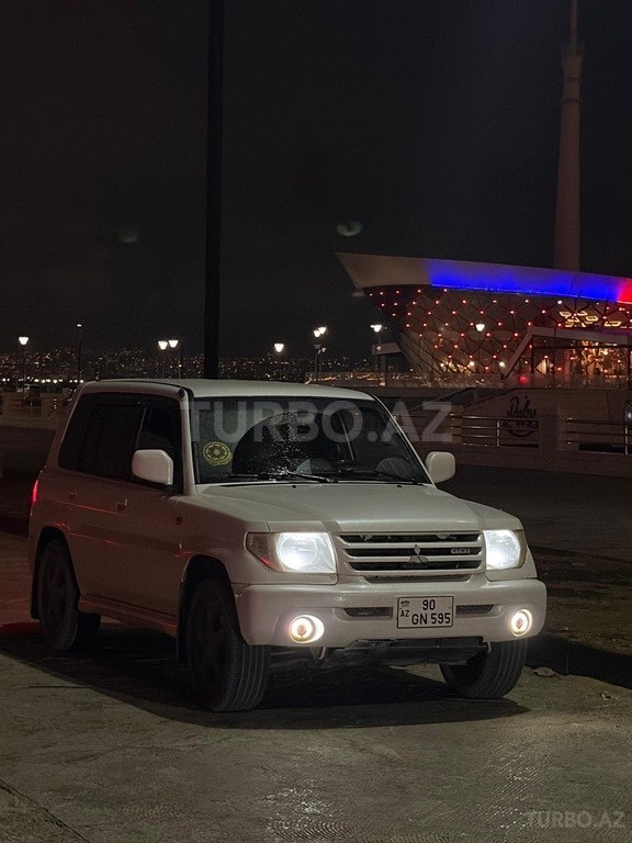 Mitsubishi Pajero io