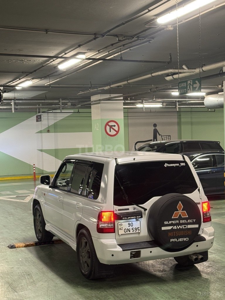 Mitsubishi Pajero io