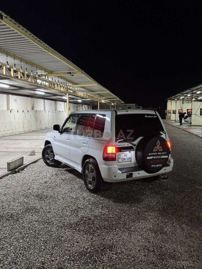 Mitsubishi Pajero io