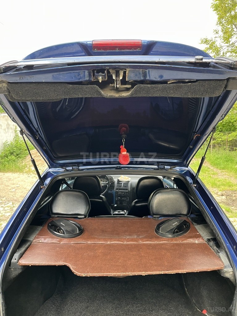 LADA (VAZ) 2112
