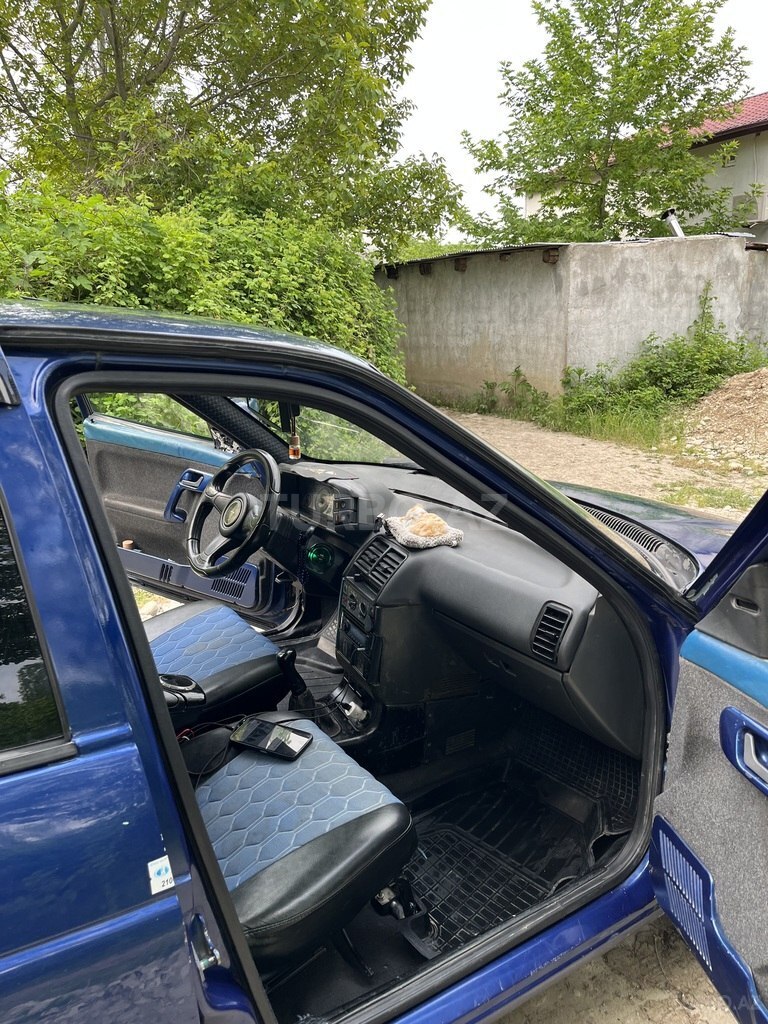 LADA (VAZ) 2112
