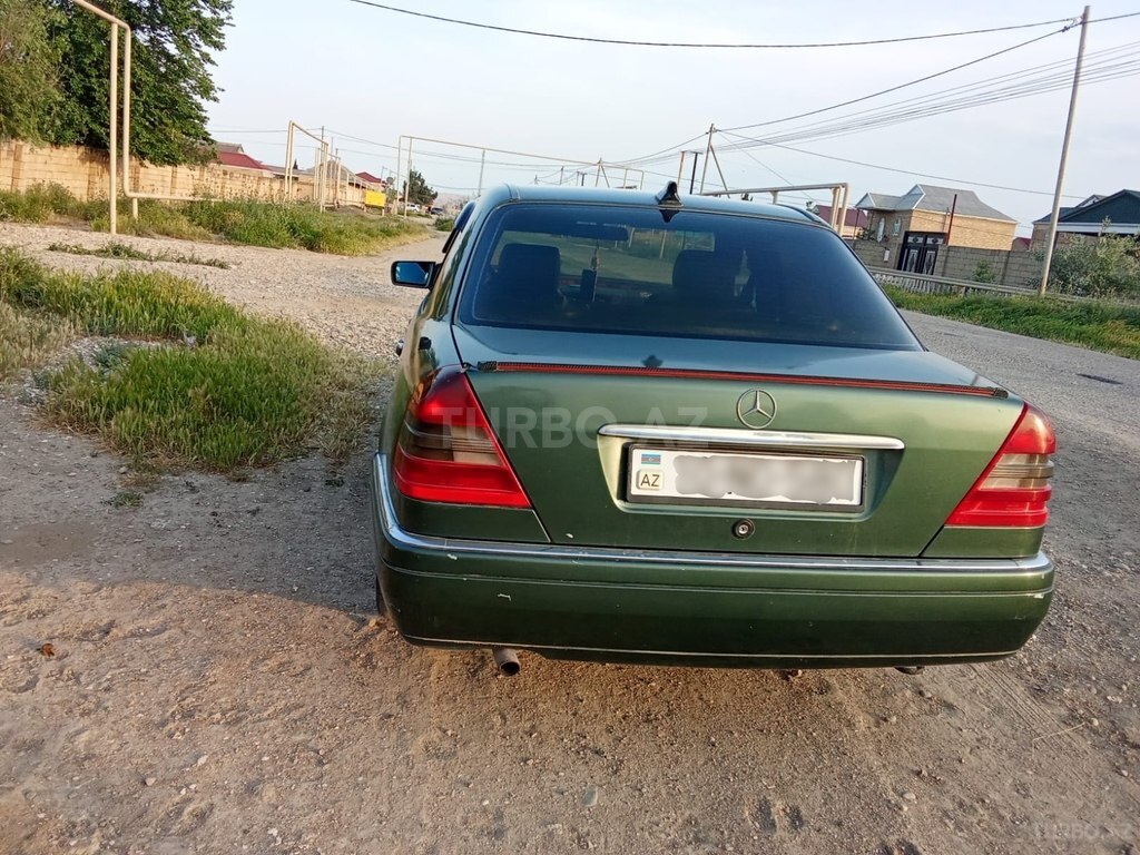 Mercedes C 180