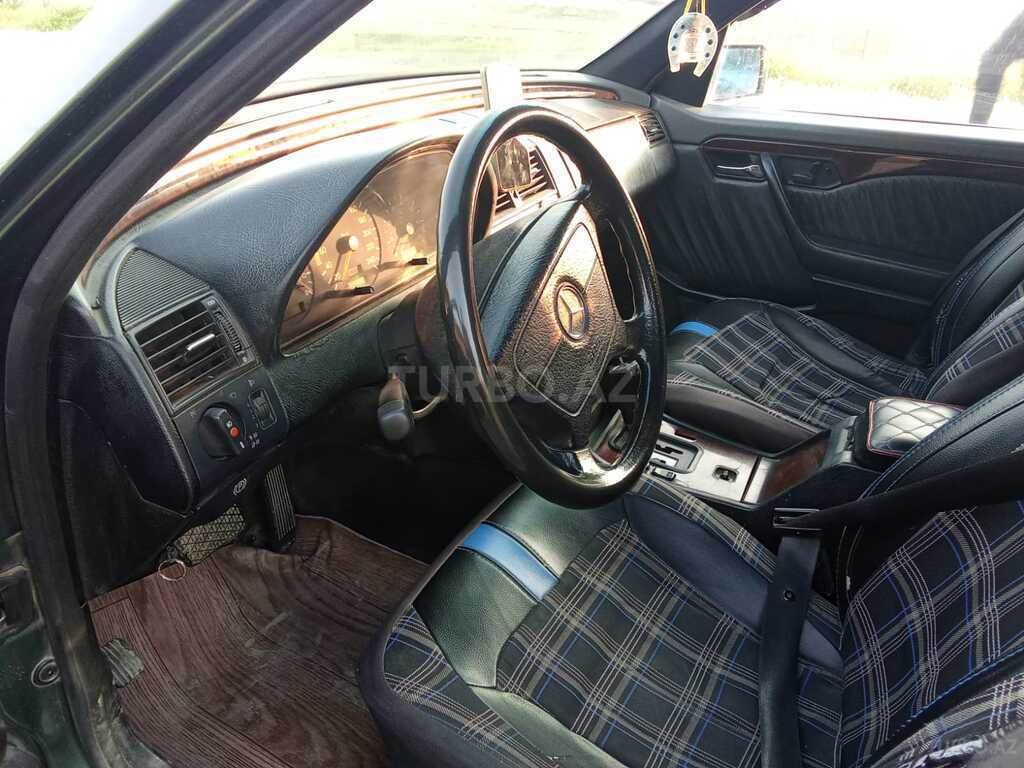 Mercedes C 180