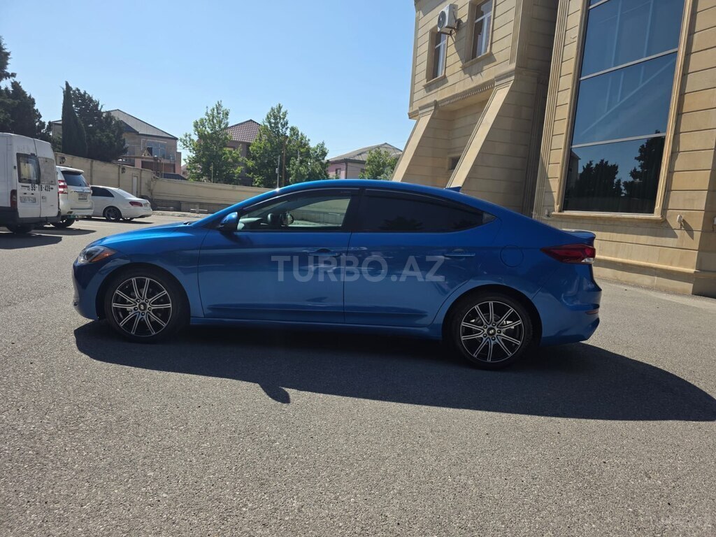 Hyundai Elantra