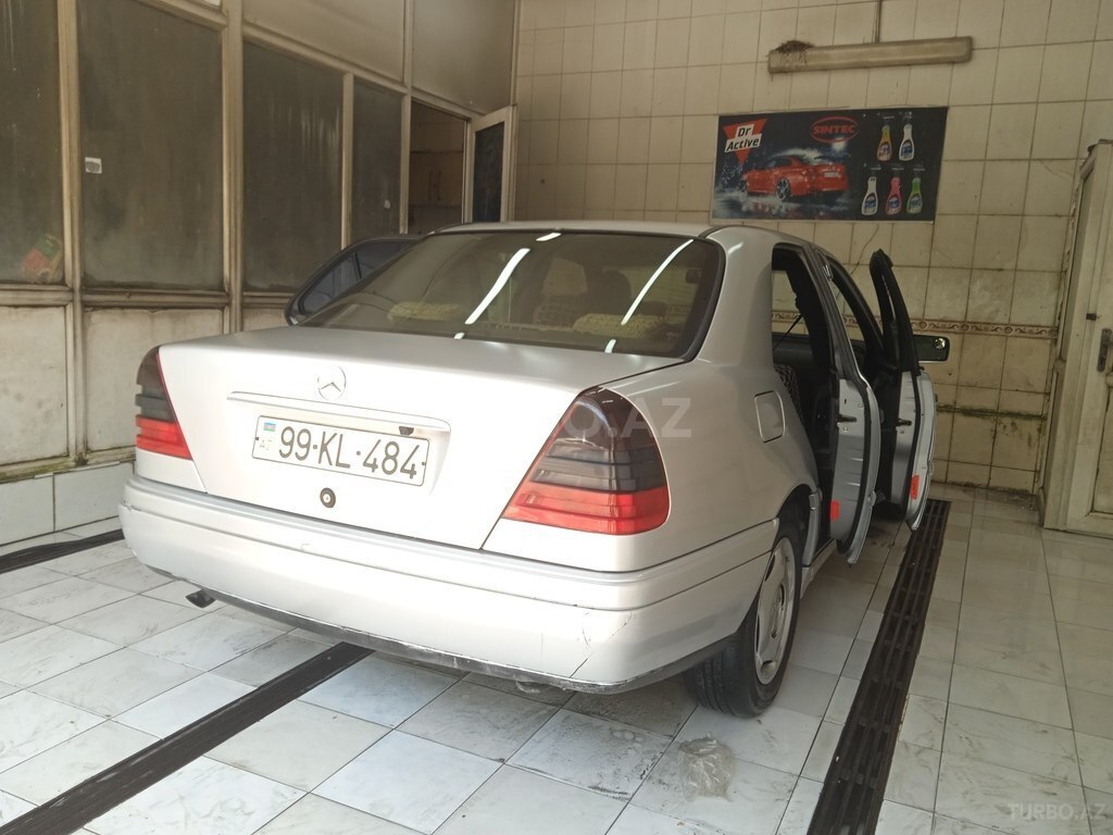 Mercedes C 180