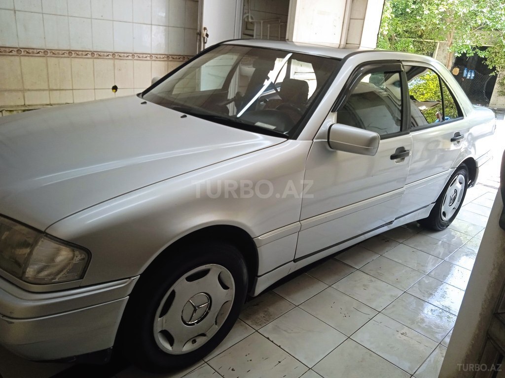 Mercedes C 180