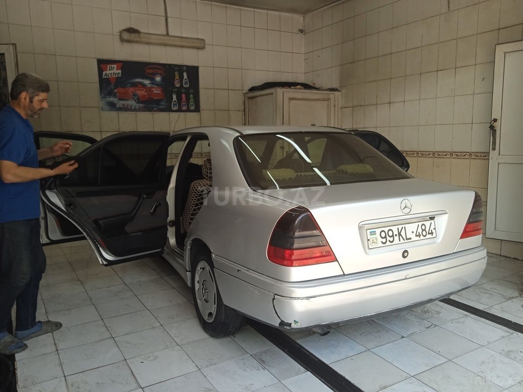 Mercedes C 180