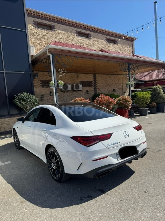 Mercedes CLA 250 e