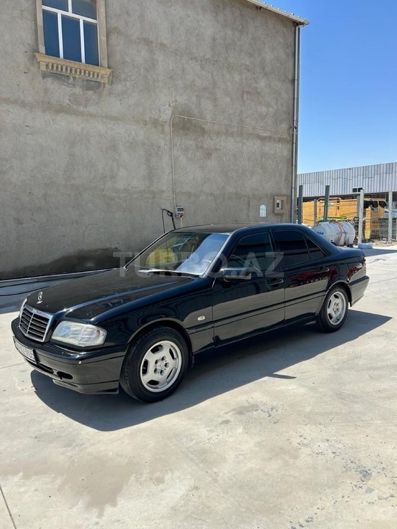 Mercedes C 180