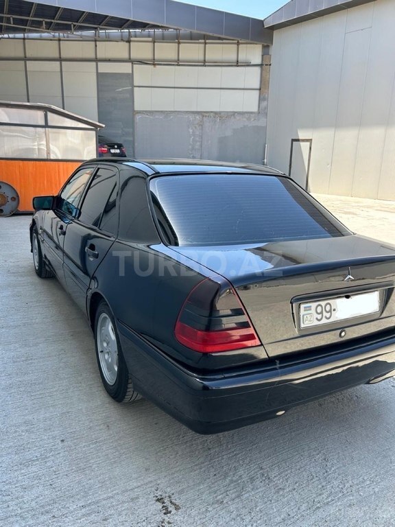 Mercedes C 180