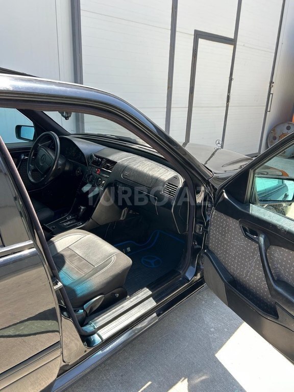 Mercedes C 180