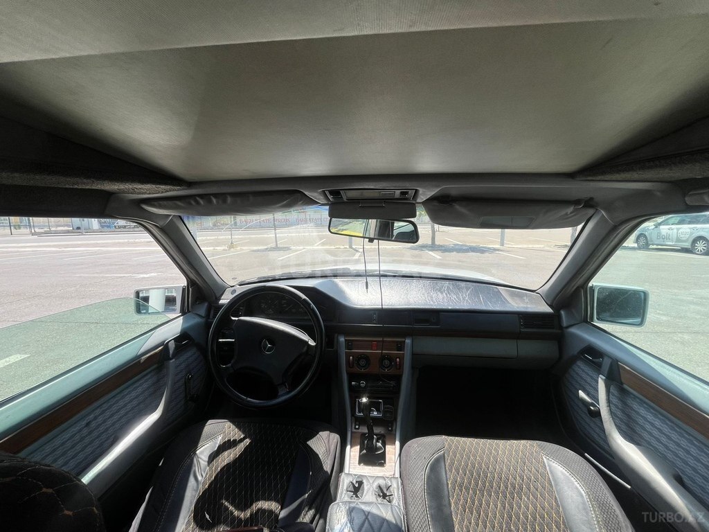 Mercedes 200 D
