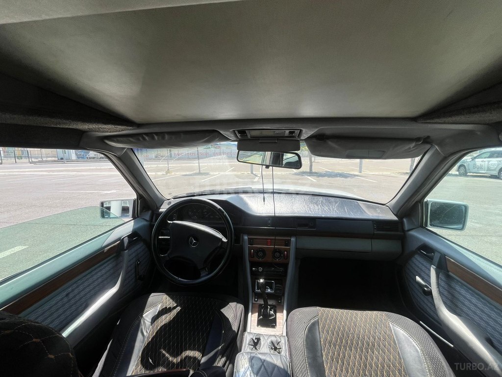 Mercedes 200 D