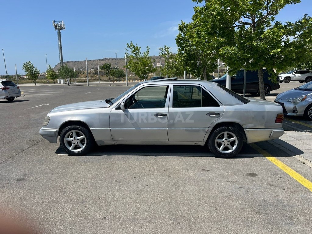 Mercedes 200 D