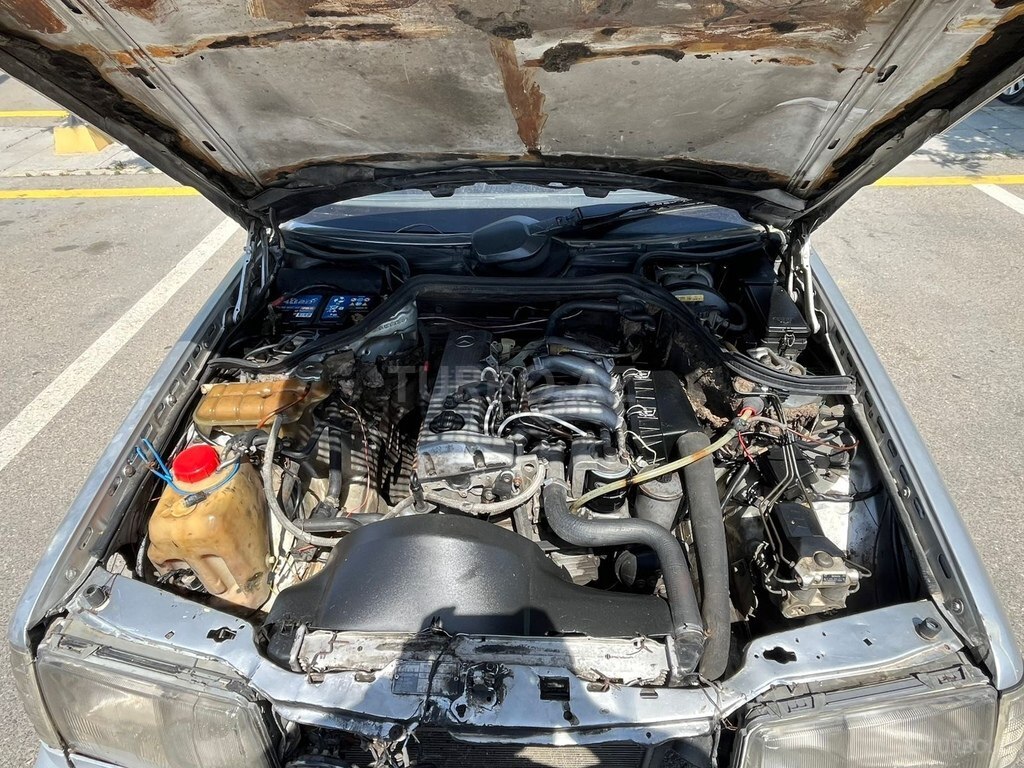 Mercedes 200 D