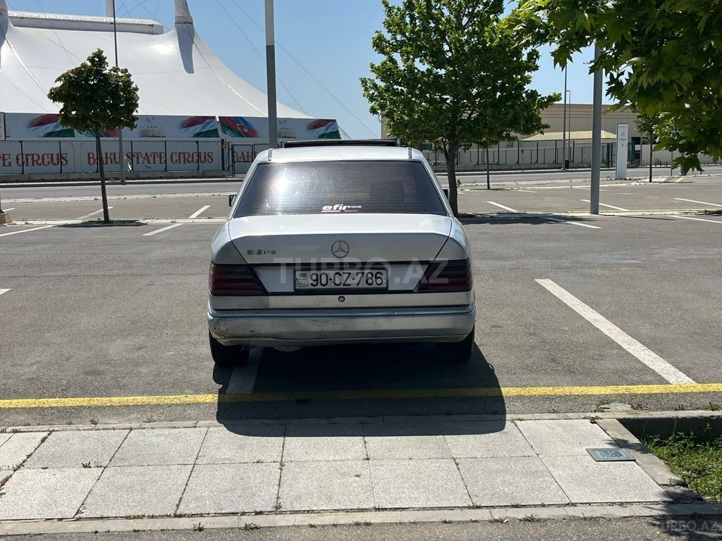Mercedes 200 D