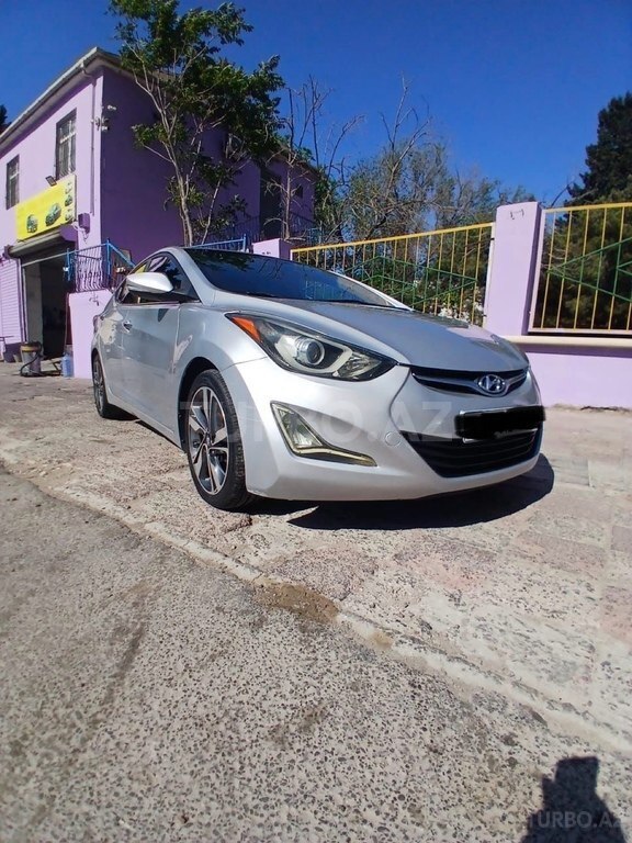 Hyundai Elantra