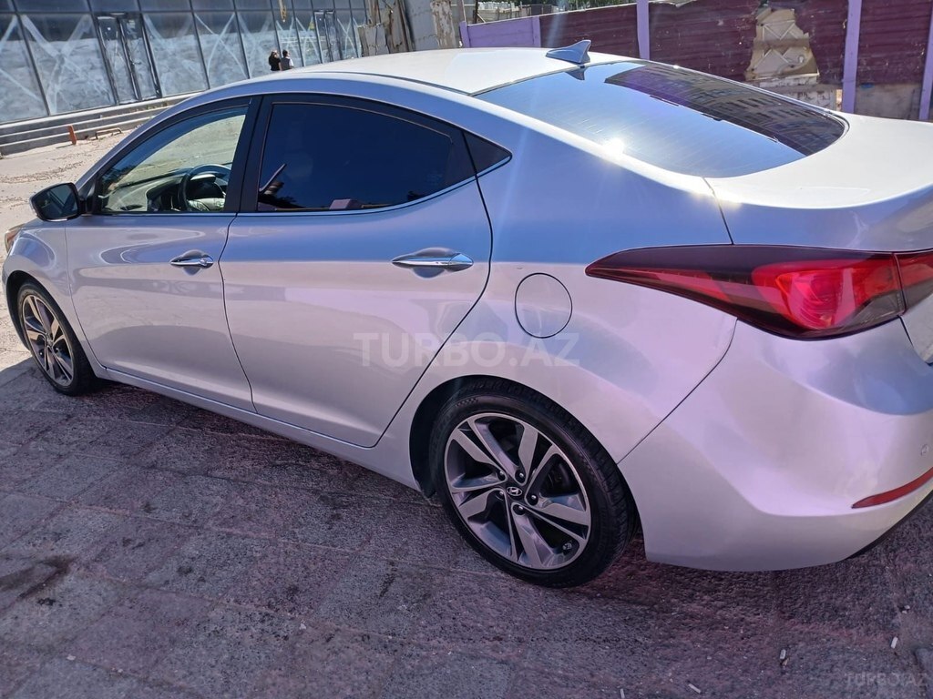 Hyundai Elantra