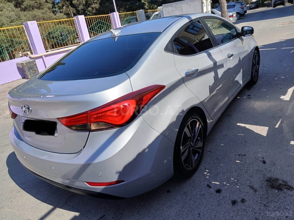 Hyundai Elantra